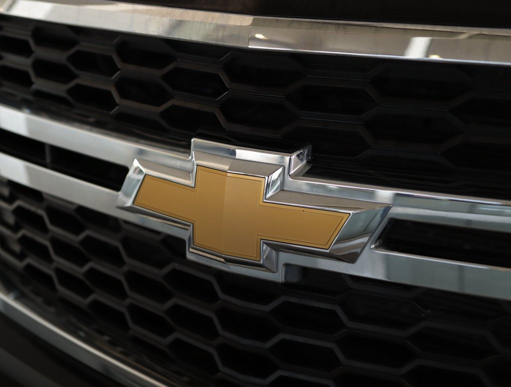 Used 2015 Chevrolet Suburban LT image 37