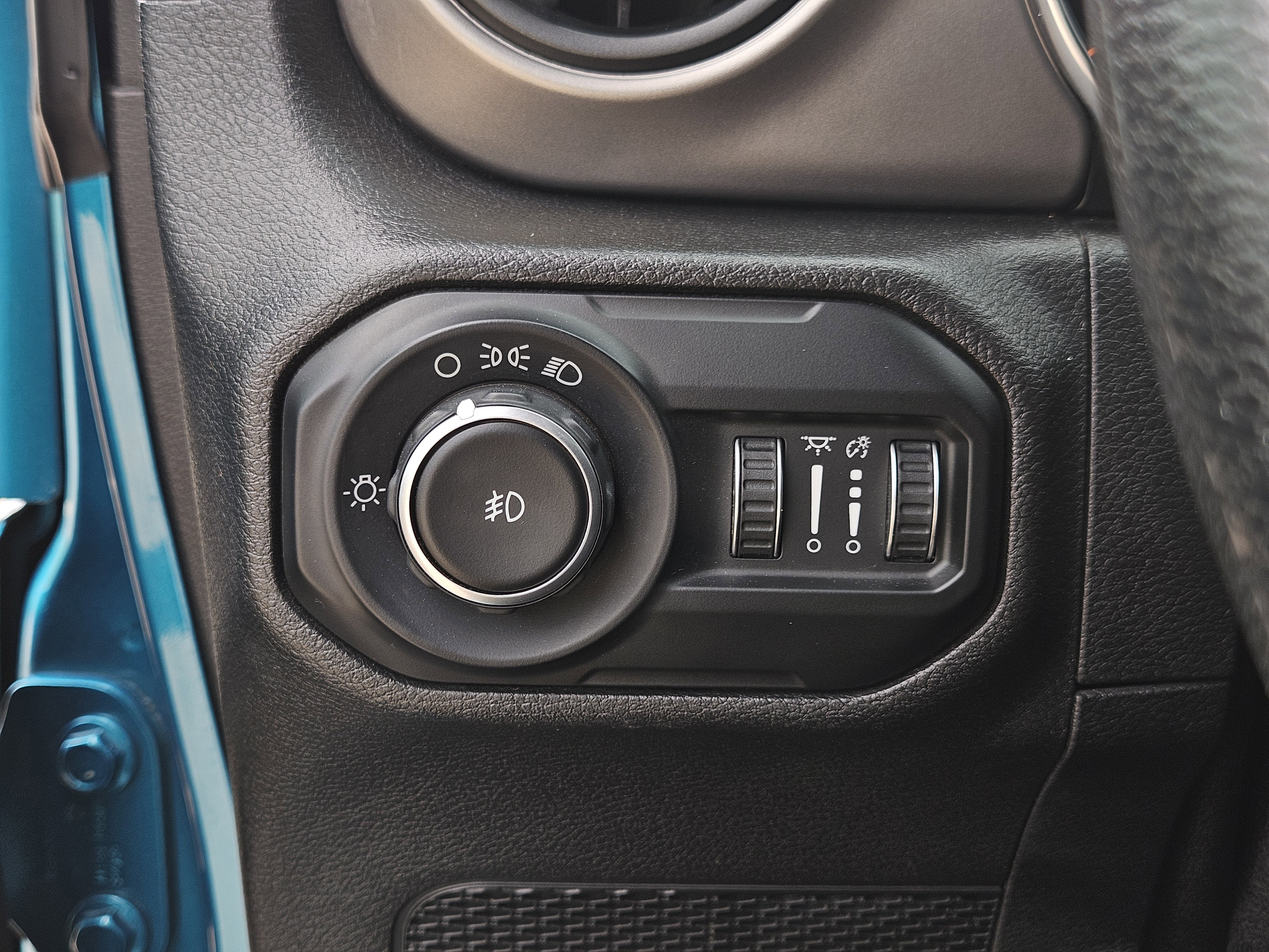 Used 2020 Jeep Wrangler Sport image 22