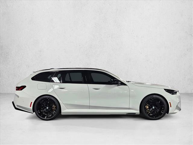 New 2026 BMW M5 Touring w/ Executive Package AWD/4WD image 4
