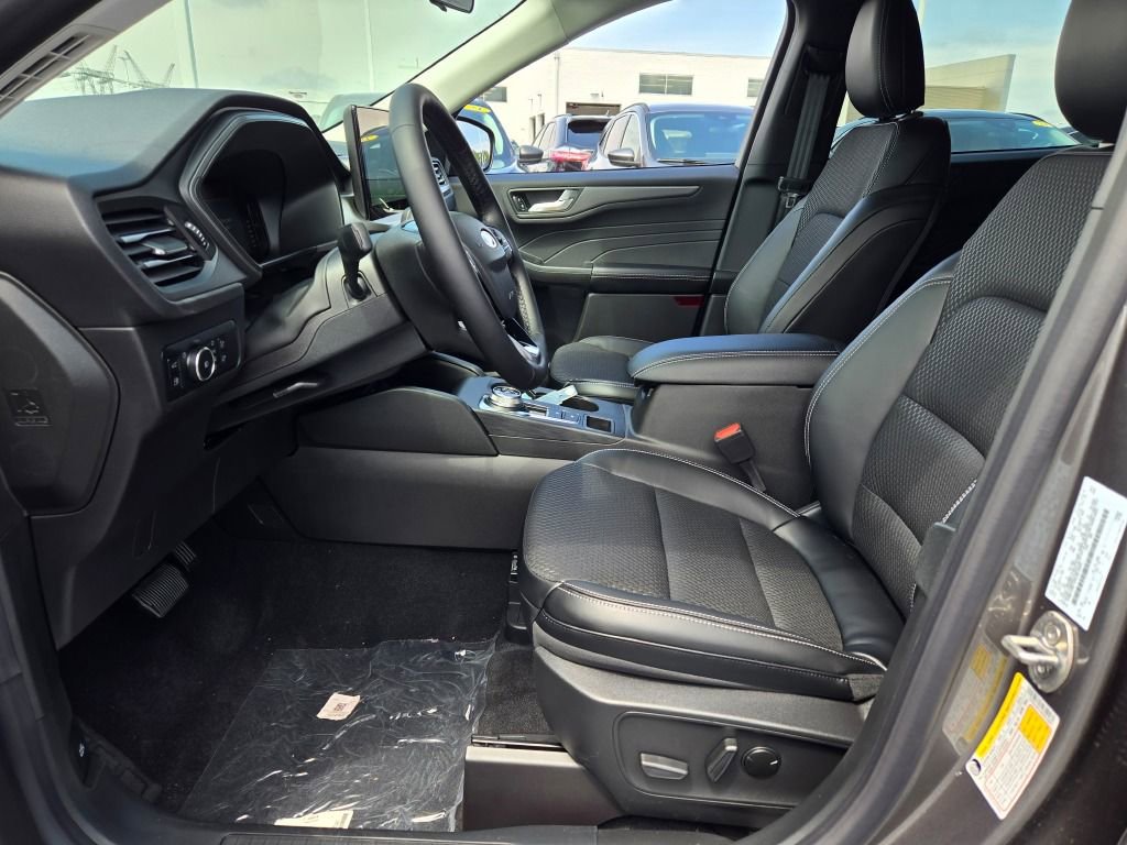 Used 2024 Ford Escape SE image 23