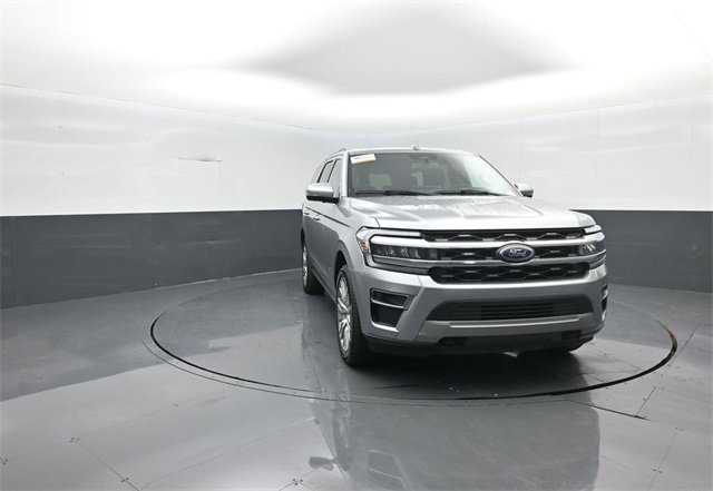 Used 2022 Ford Expedition Limited image 2