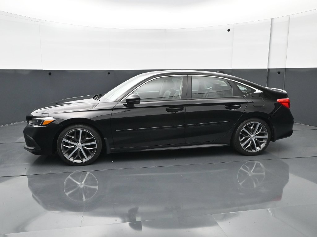 Used 2023 Honda Civic Touring image 3