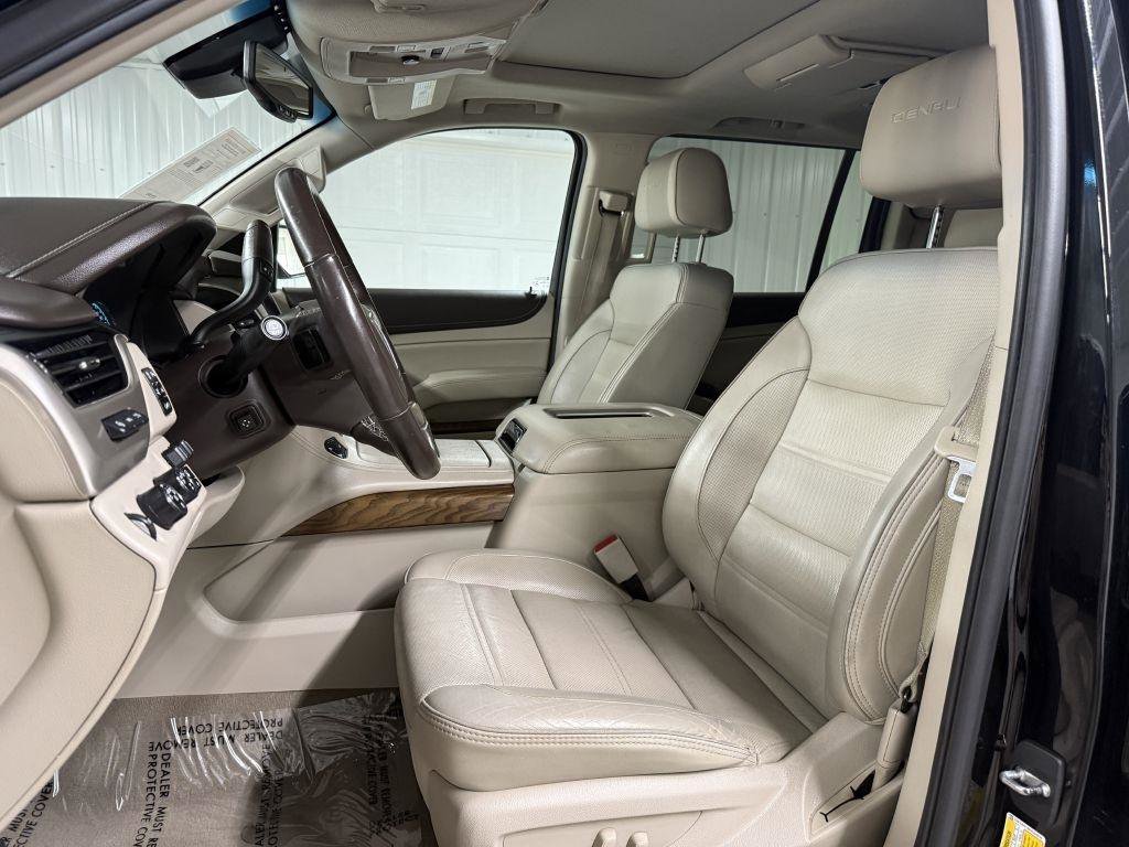 Used 2019 GMC Yukon XL Denali w/ Denali Ultimate Package AWD/4WD image 10