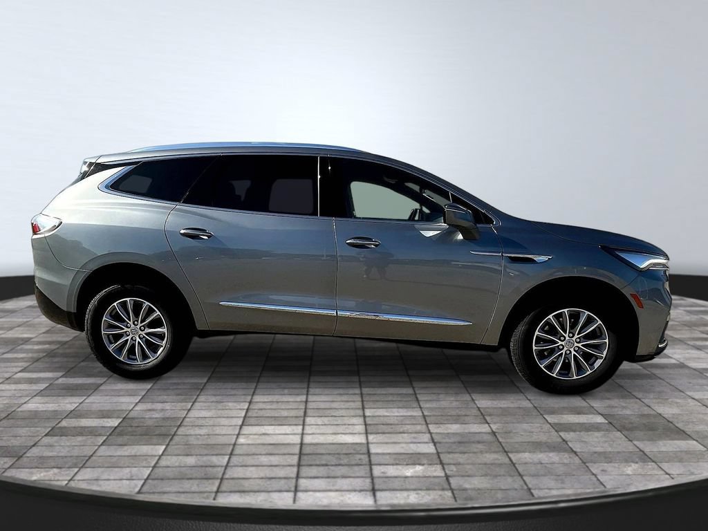 Used 2024 Buick Enclave Premium AWD/4WD image 8