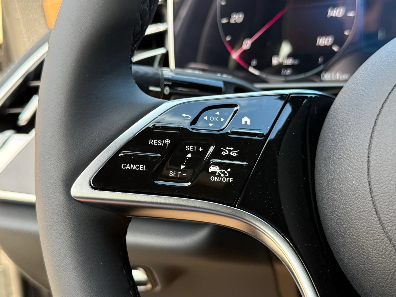New 2026 Mercedes-Benz E 450 4MATIC Sedan image 21