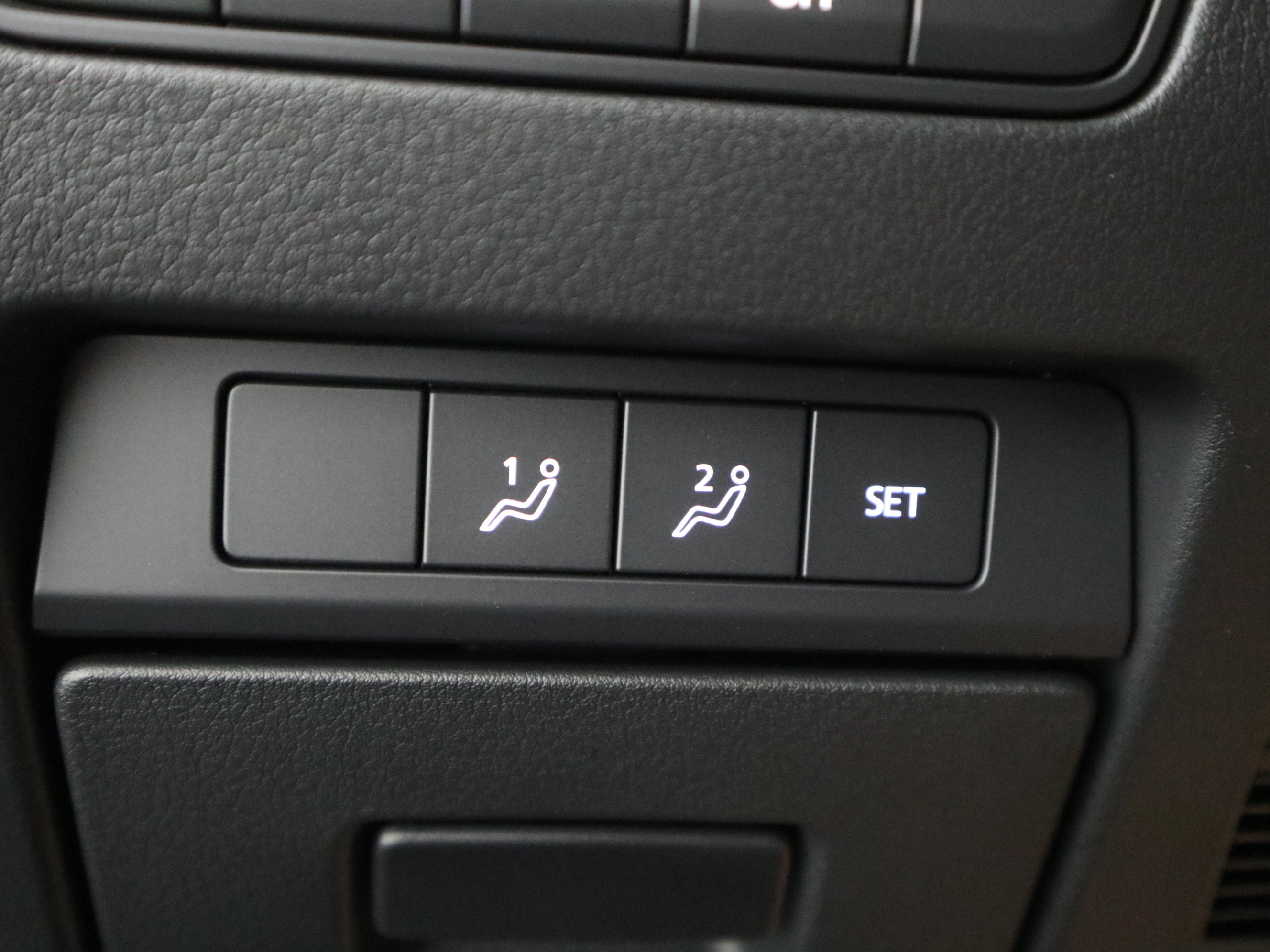 New 2026 MAZDA MAZDA3 Carbon image 28