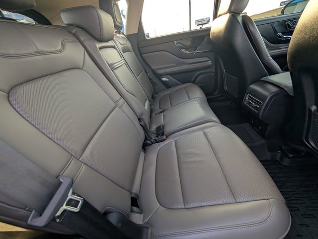 Used 2023 Lincoln Corsair Reserve image 6