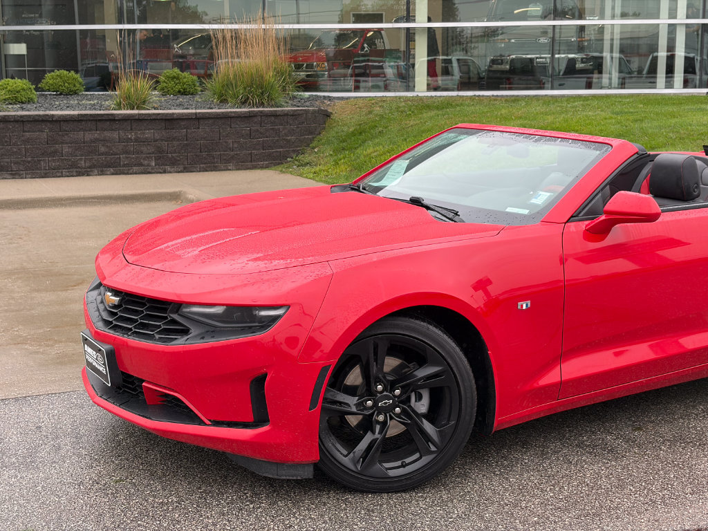Used 2023 Chevrolet Camaro LT RWD image 2