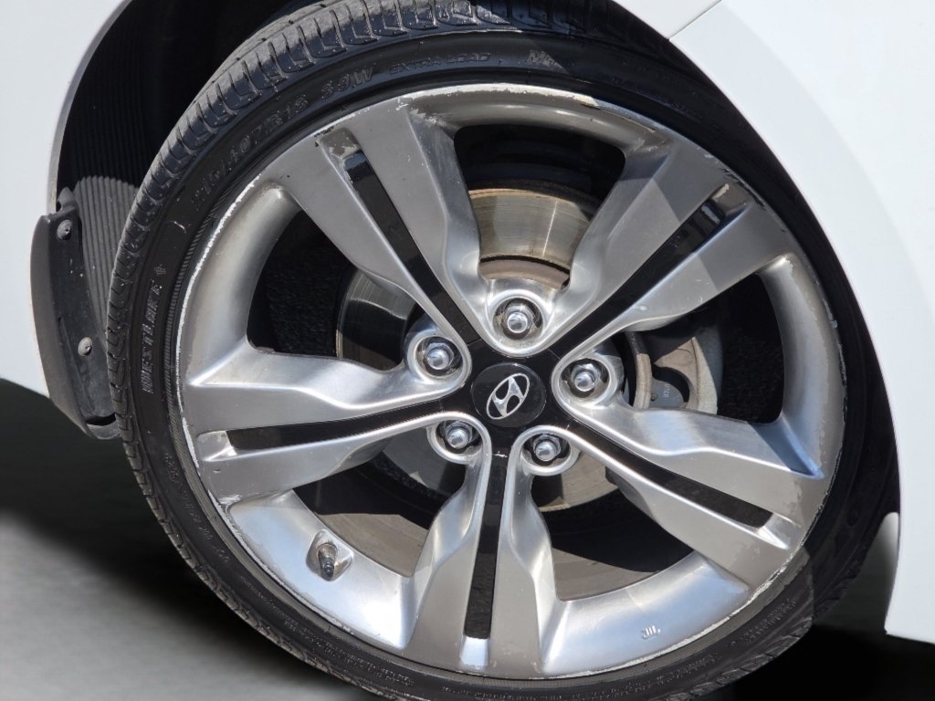 Used 2013 Hyundai Veloster w/ Tech Pkg FWD image 13