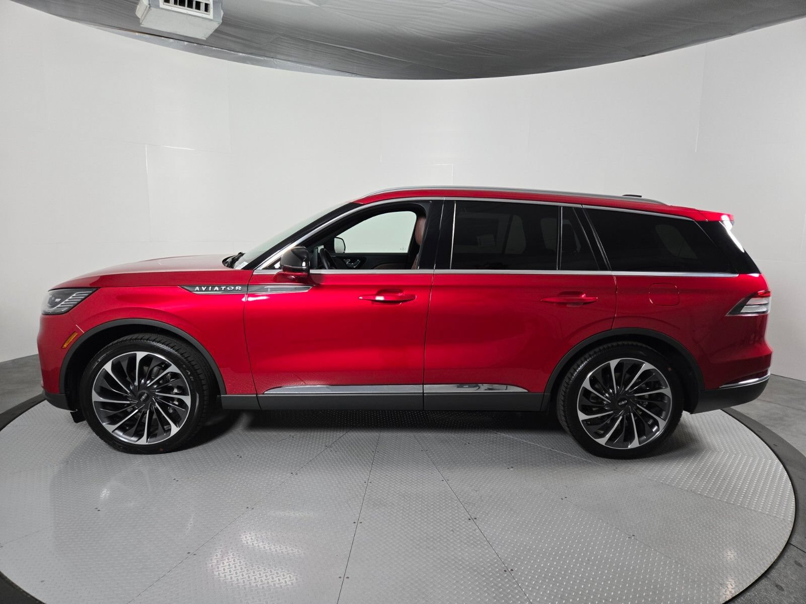 New 2026 Lincoln Aviator Reserve w/ Illumination Package RWD image 8