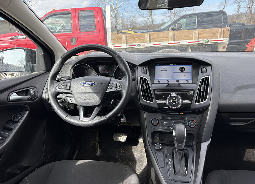 Used 2017 Ford Focus SEL w/ Cold Weather Package FWD image 5