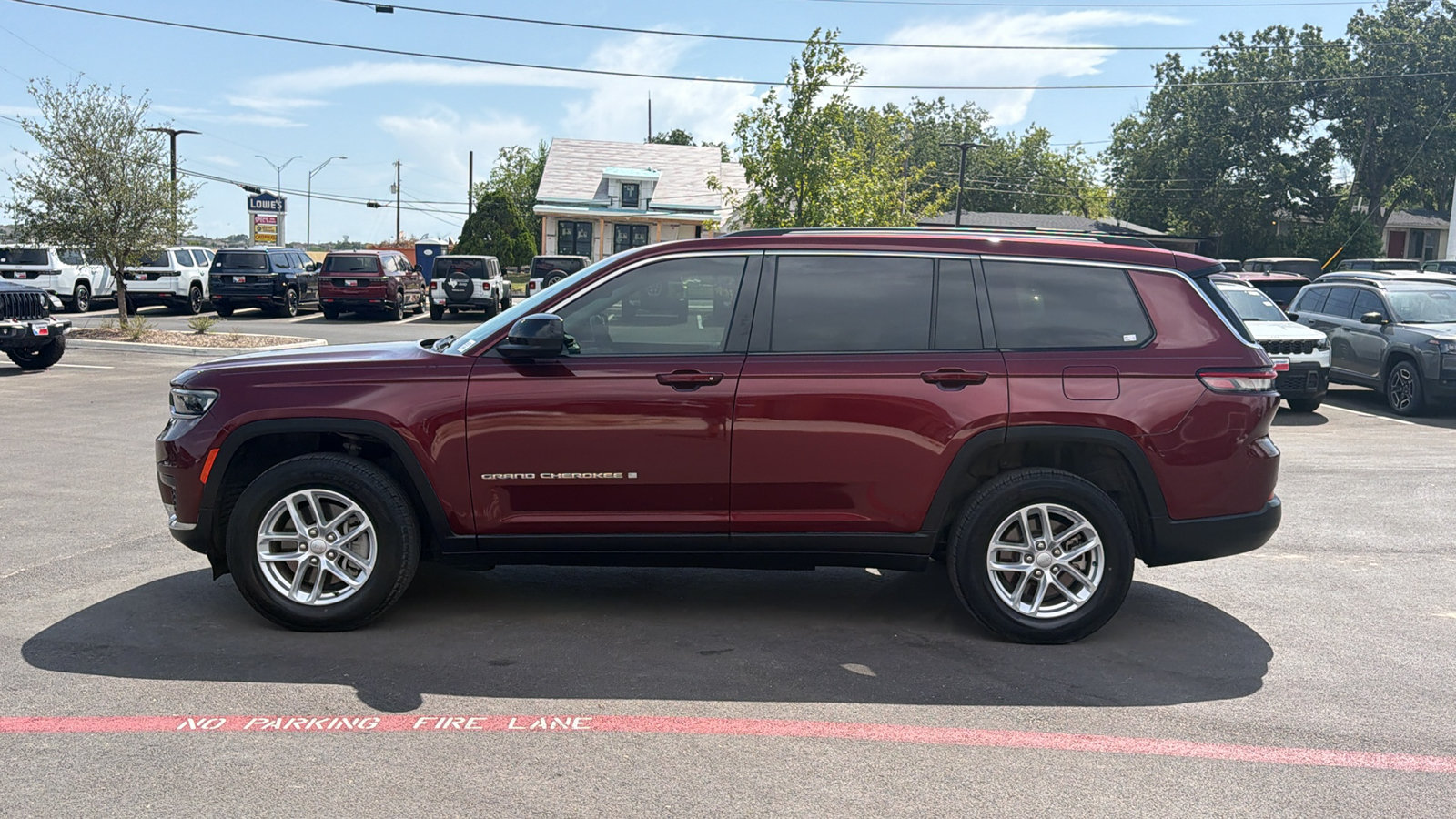 Certified 2022 Jeep Grand Cherokee L Laredo w/ Luxury Tech Group I RWD image 8