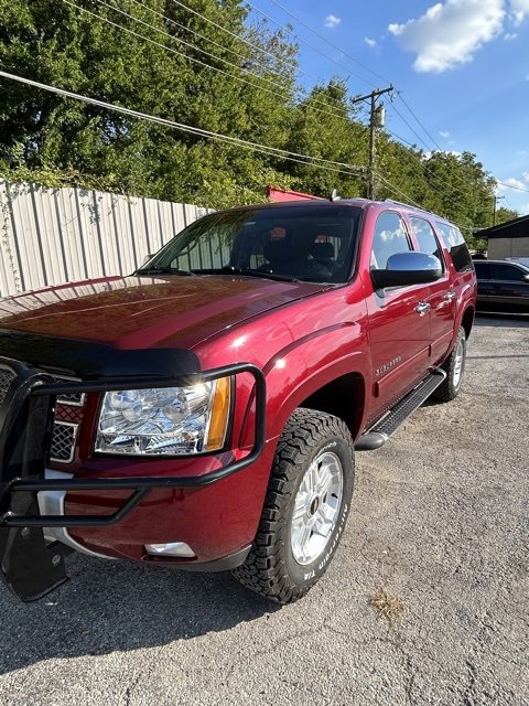 Used 2010 Chevrolet Suburban LT image 4