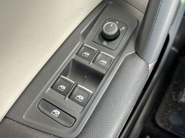 Used 2020 Volkswagen Tiguan SEL AWD/4WD image 21