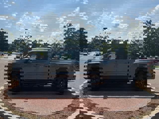 New 2025 Nissan Frontier PRO-4X image 3