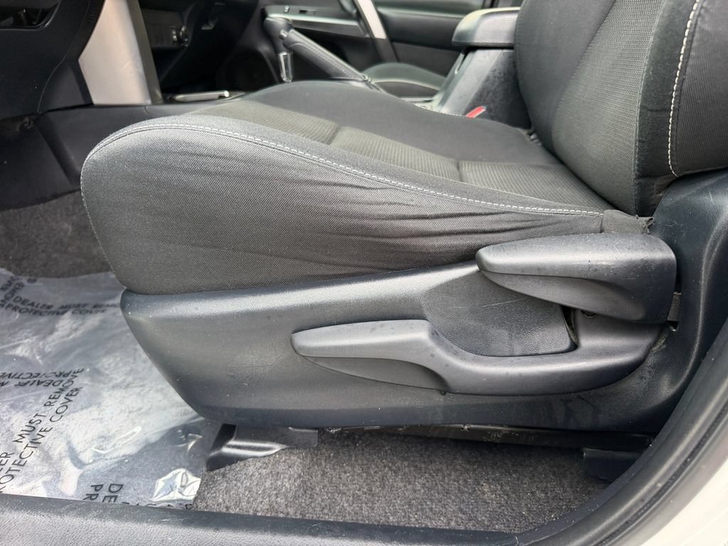 Used 2018 Toyota RAV4 XLE w/ Plus Extra Value Package AWD/4WD image 17