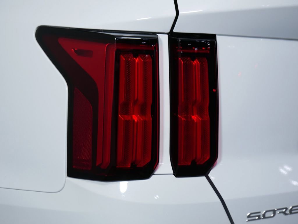 Certified 2023 Kia Sorento SX AWD/4WD image 12