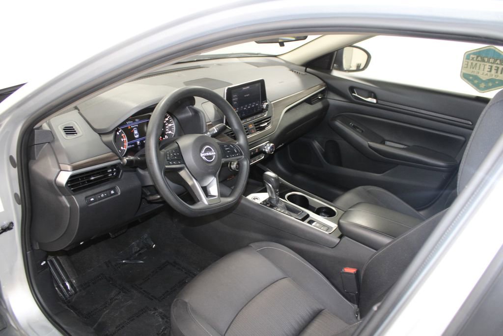 Used 2024 Nissan Altima 2.5 SV image 21