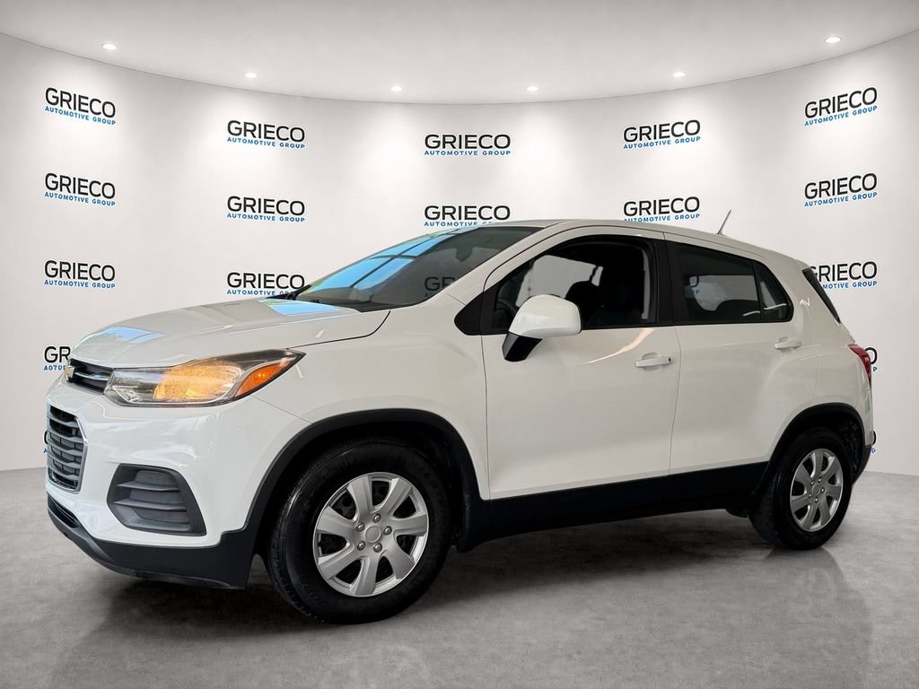 Used 2018 Chevrolet Trax LS FWD image 2