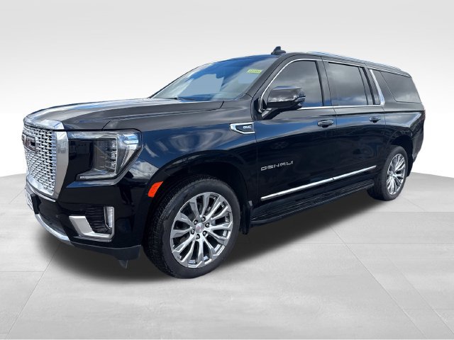 Used 2023 GMC Yukon XL Denali w/ LPO, Floor Liner Package AWD/4WD image 1