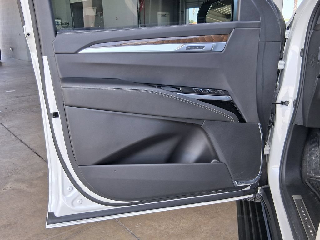 Certified 2025 Cadillac Escalade ESV Sport Platinum AWD/4WD image 18