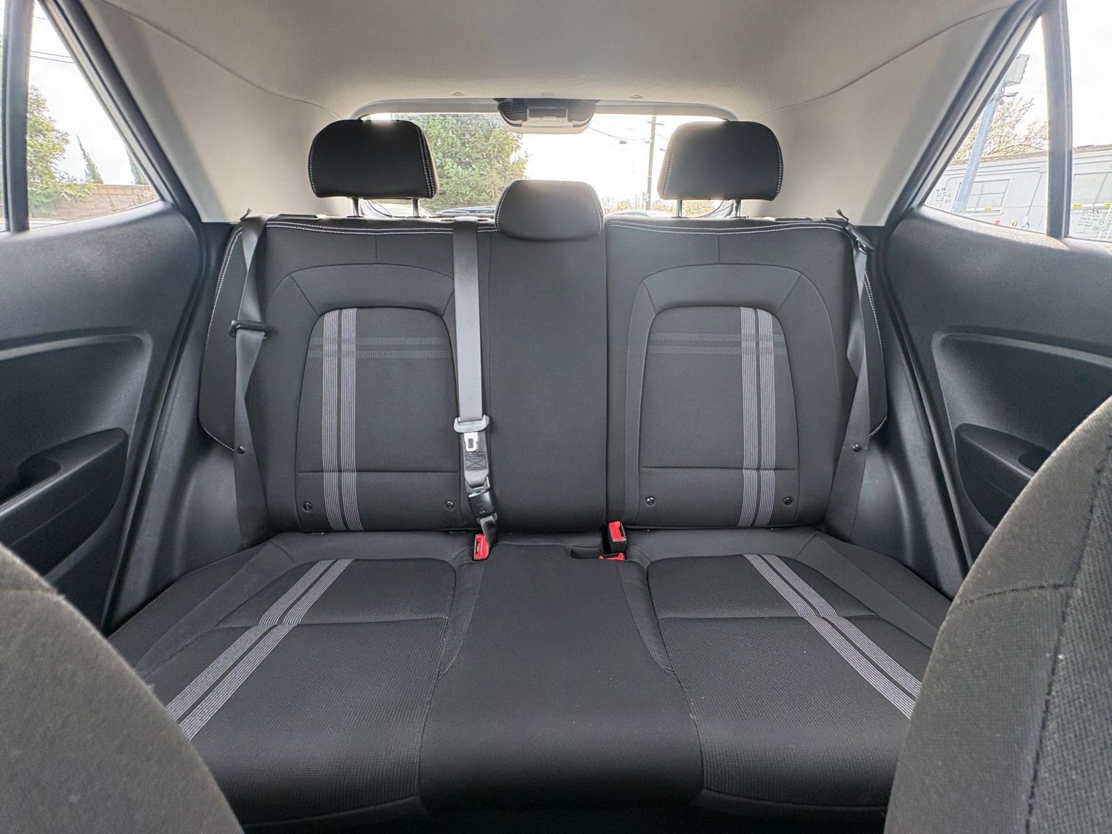 Used 2025 Hyundai Venue SEL image 38