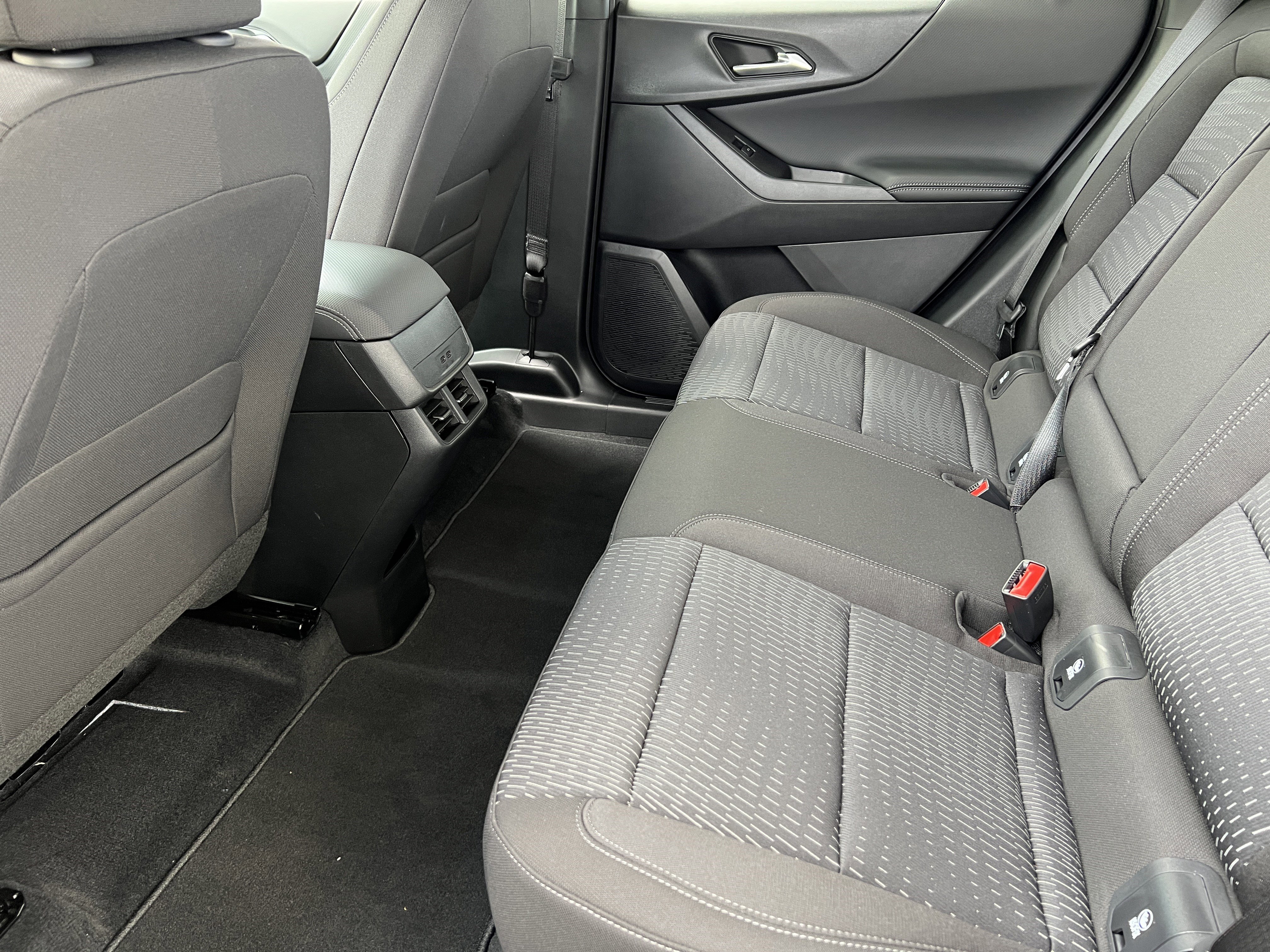 New 2026 Chevrolet Equinox LT w/ Safety and Technology Package AWD/4WD image 16