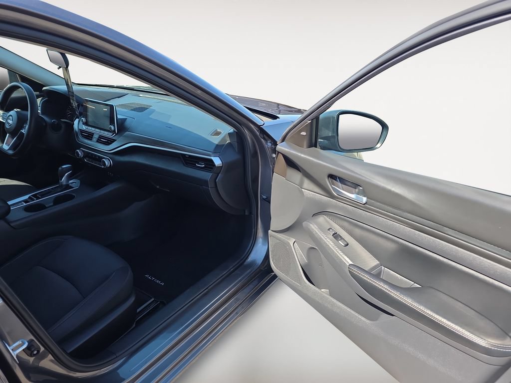 Used 2025 Nissan Altima 2.5 SV AWD/4WD image 9