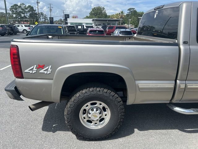 Used 2002 Chevrolet Silverado 2500 LS w/ Electrical Convenience Pkg AWD/4WD image 3