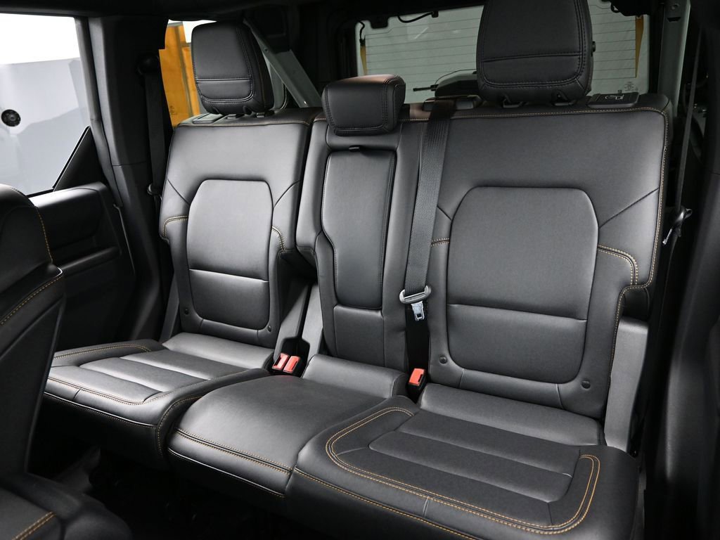 Used 2024 Ford Bronco Badlands image 26
