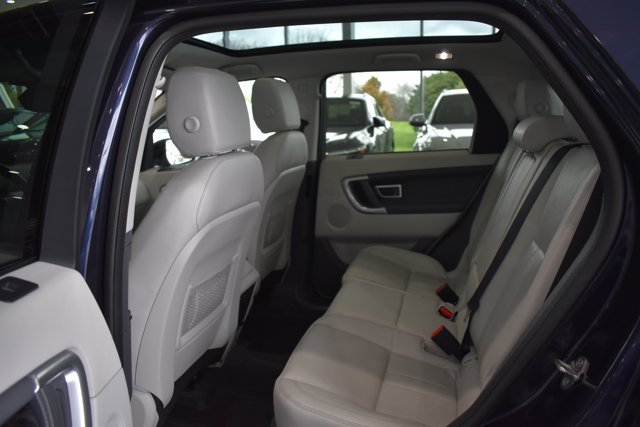 Used 2019 Land Rover Discovery Sport HSE AWD/4WD image 23