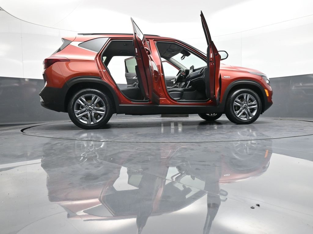 Certified 2022 Kia Seltos S image 47