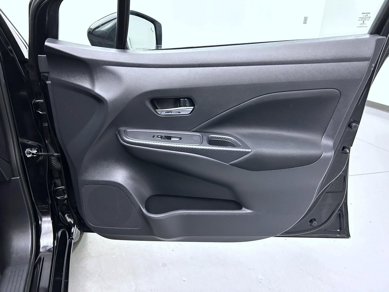 Used 2022 Nissan Versa SV FWD image 16