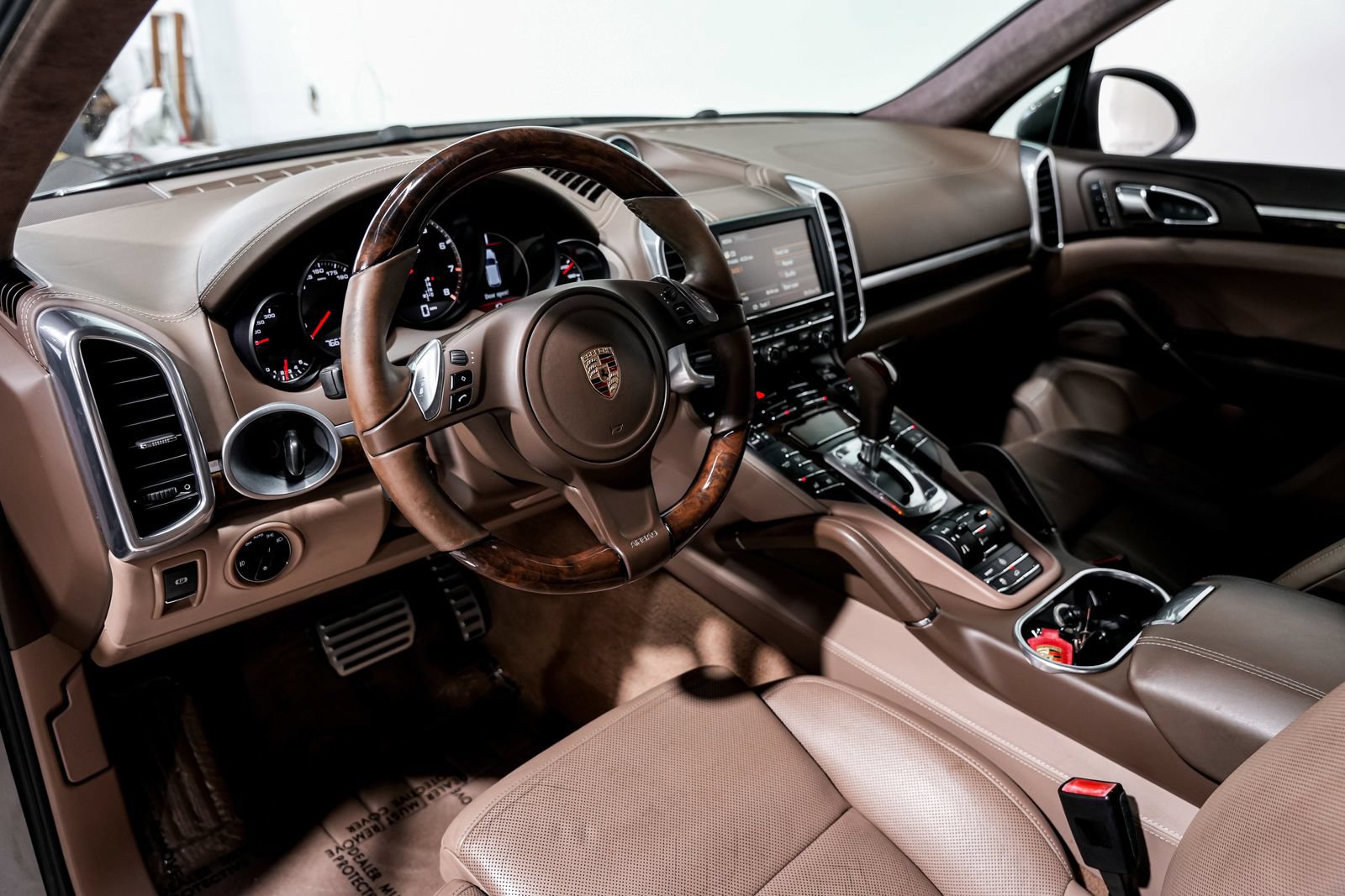Used 2013 Porsche Cayenne Turbo AWD/4WD image 21