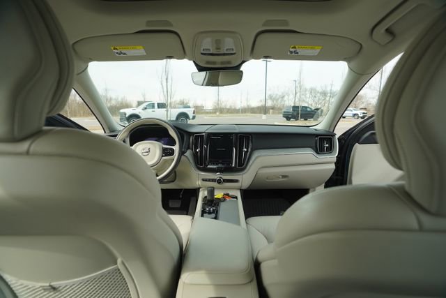 Used 2024 Volvo XC60 B5 Plus w/ Protection Package Premier image 26