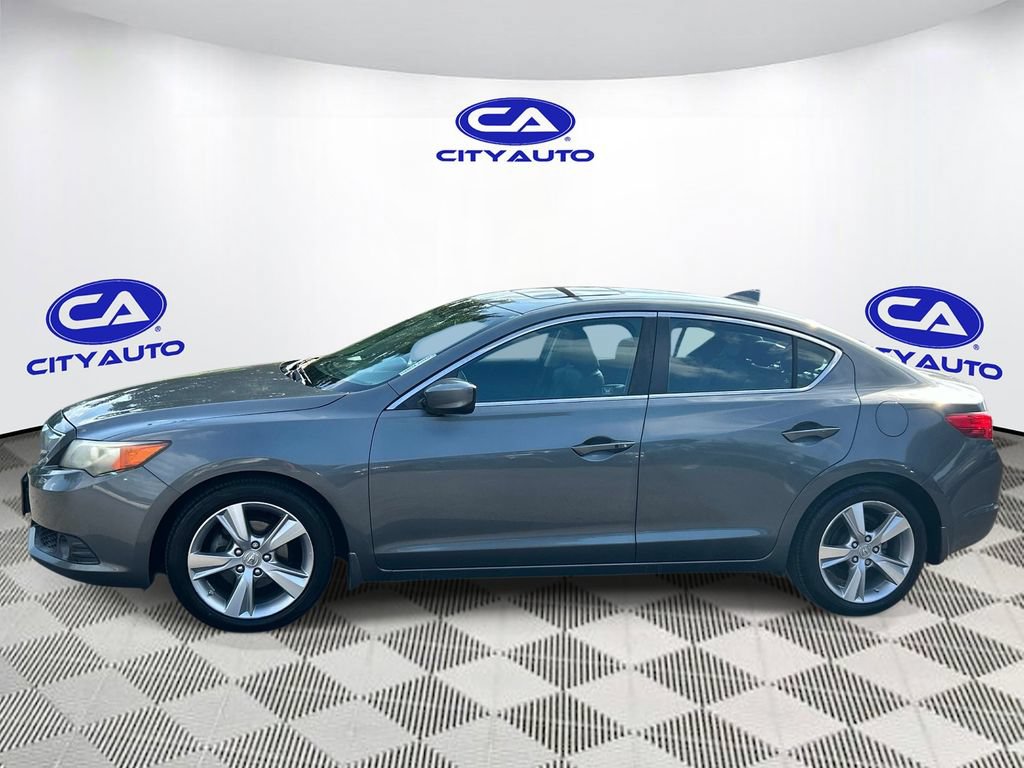 Used 2013 Acura ILX w/ Technology Package FWD image 8