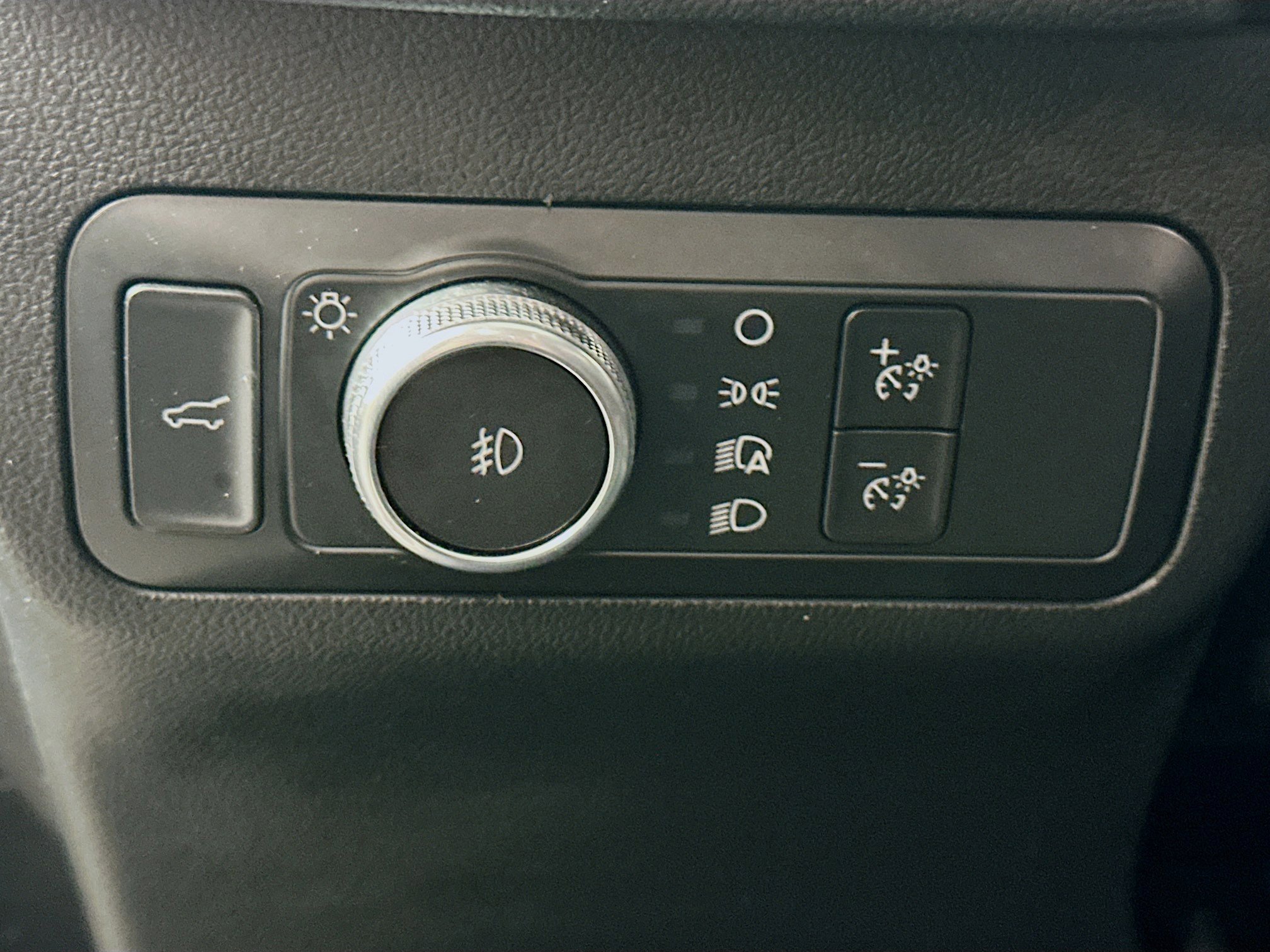 Used 2022 Ford Escape SEL w/ SEL Stealth AWD Package image 17