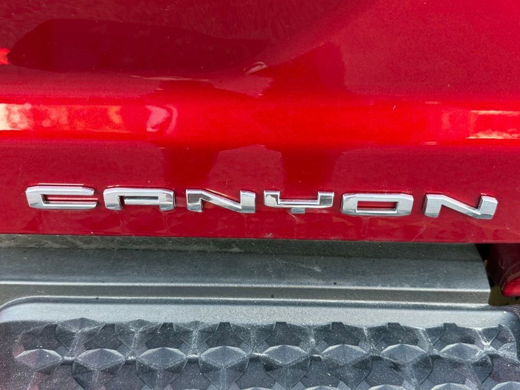 Used 2023 GMC Canyon Denali image 34