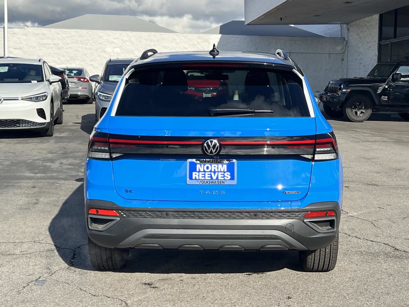 New 2026 Volkswagen Taos SE image 26