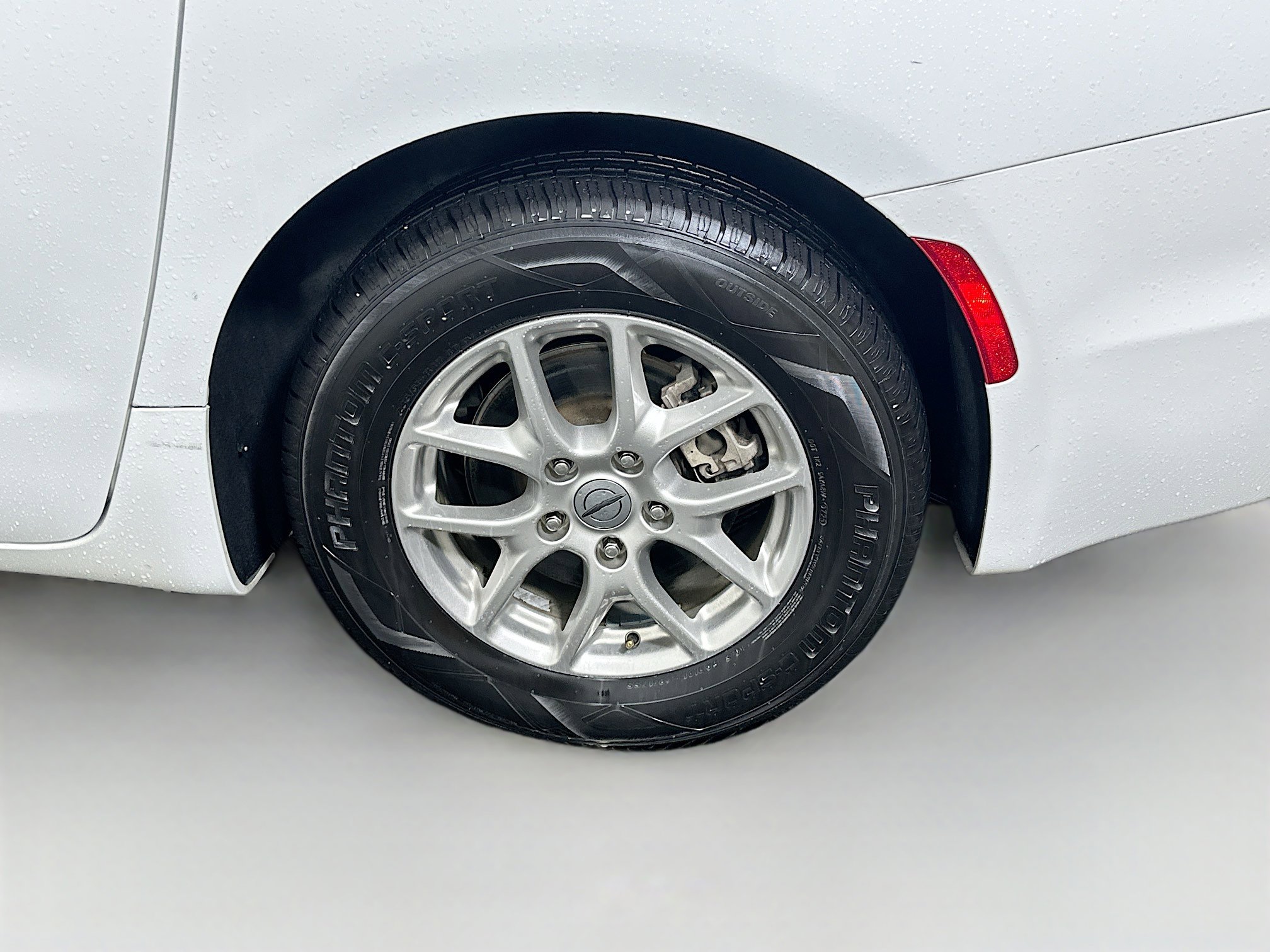 Used 2024 Chrysler Pacifica Touring-L FWD image 11