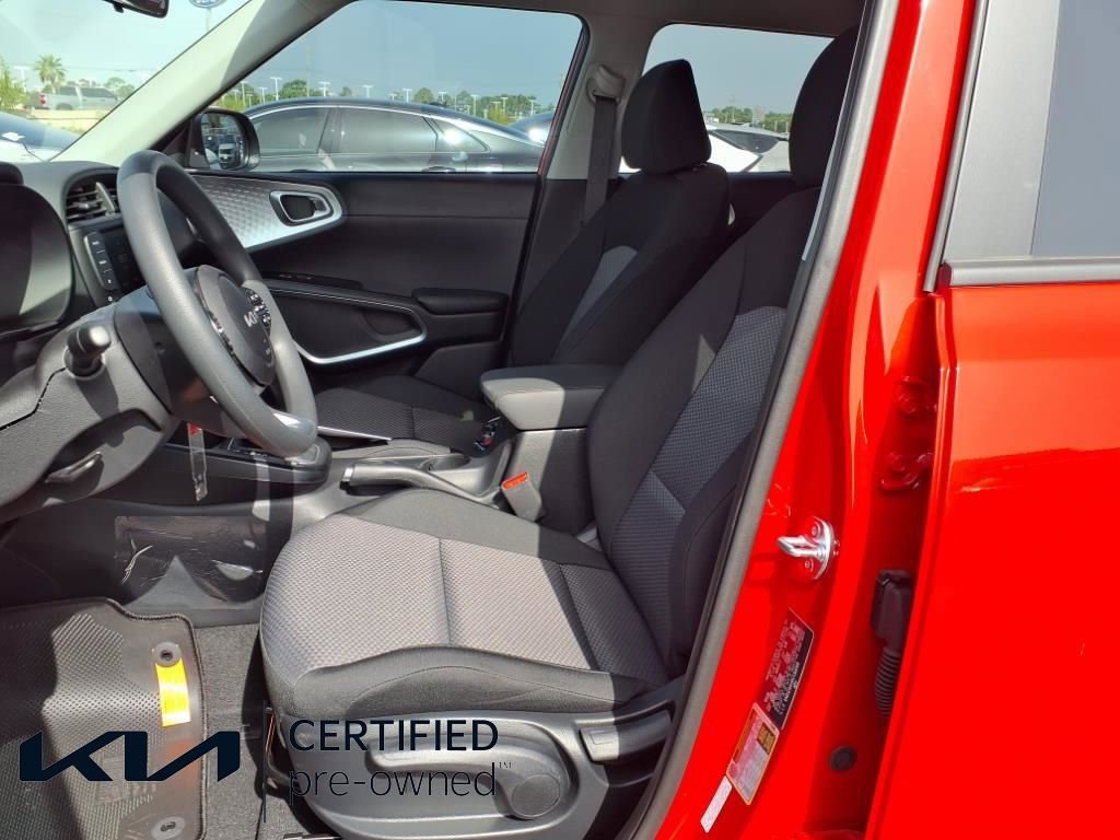 Used 2025 Kia Soul LX w/ LX Technology Package image 9