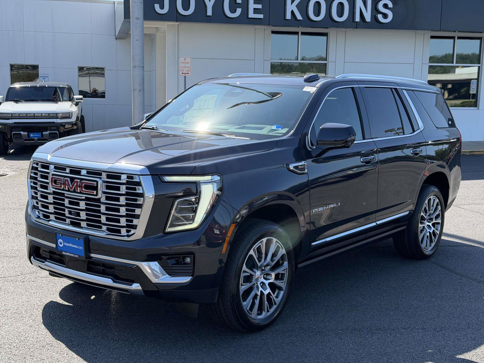 New 2026 GMC Yukon Denali w/ Sun & Power Step Package AWD/4WD image 4