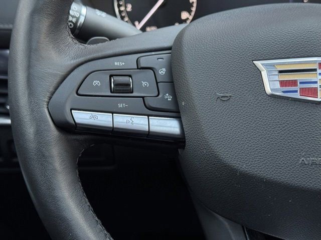 Used 2022 Cadillac XT4 Luxury w/ Cold Weather Package image 16