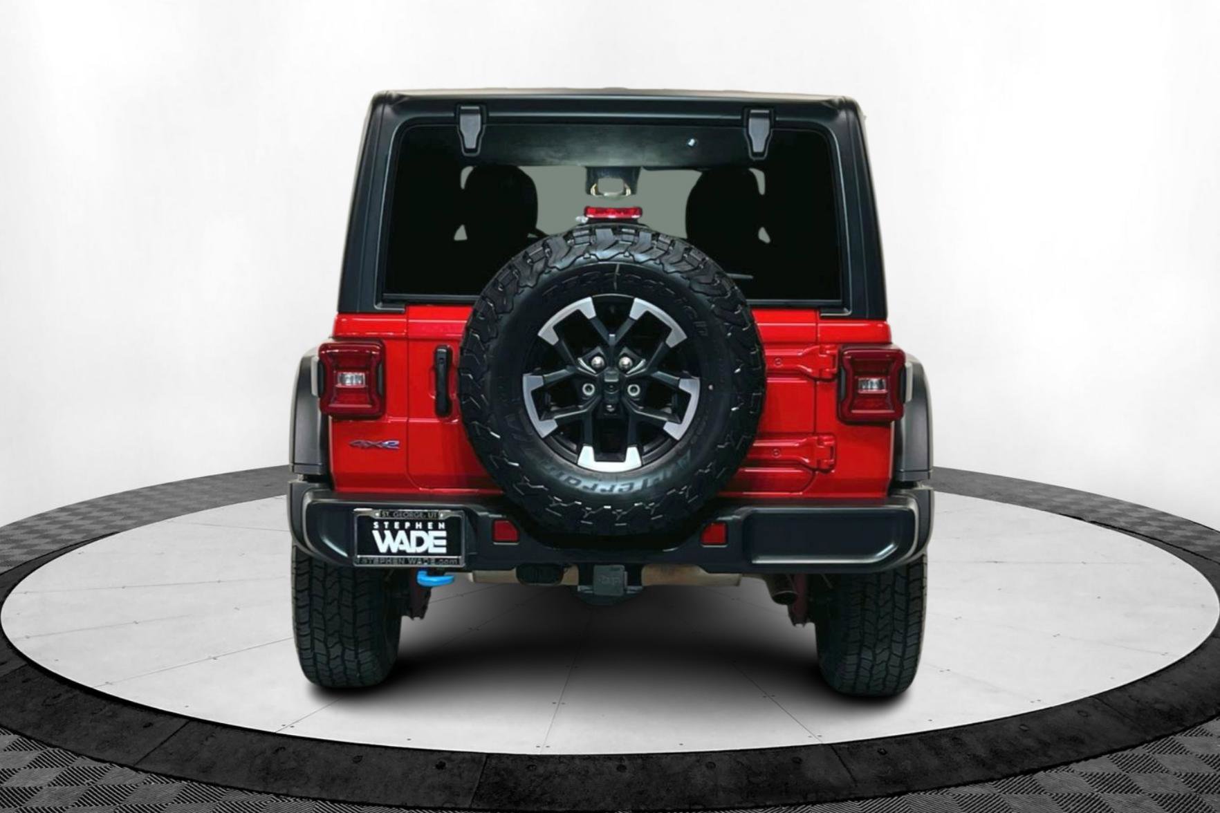 Used 2024 Jeep Wrangler Unlimited Rubicon 4xe image 4