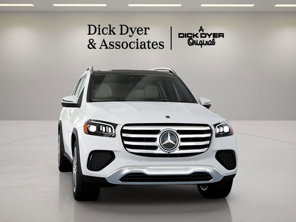 Used 2025 Mercedes-Benz GLS 450 4MATIC image 34