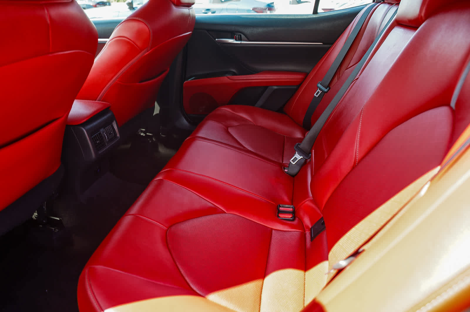 Used 2021 Toyota Camry XSE w/ Navigation Upgrade Package image 19