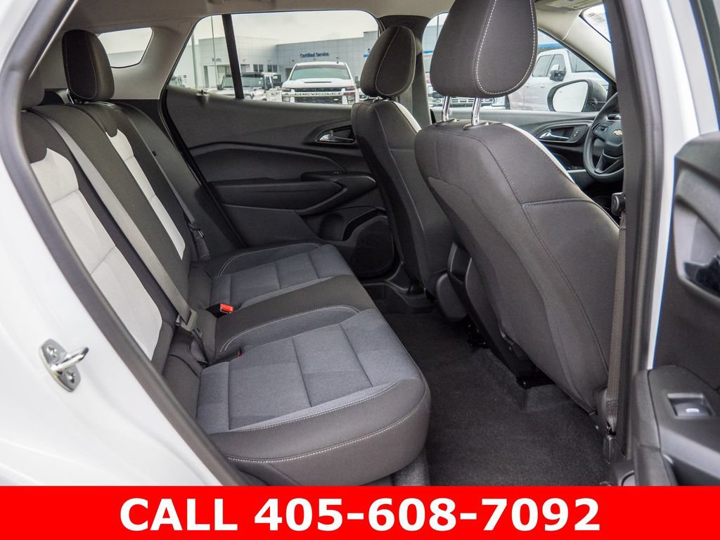 Used 2026 Chevrolet Trax LS w/ Driver Confidence Package FWD image 34