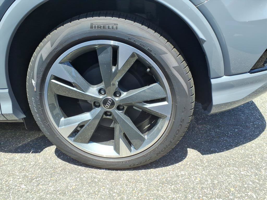 New 2025 Audi Q4 e-tron Premium Plus AWD/4WD image 27