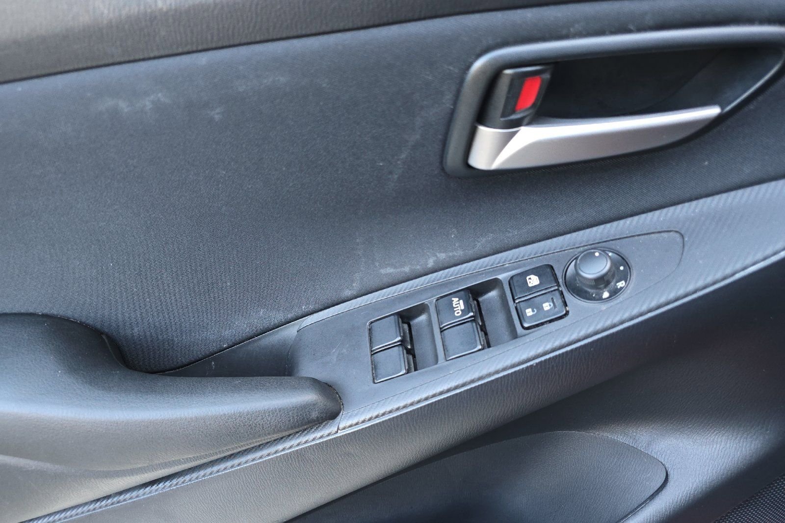 Used 2020 Toyota Yaris LE FWD image 11