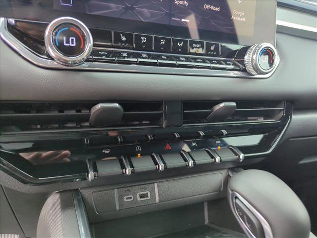 Used 2025 GMC Canyon Elevation w/ Convenience Package image 11